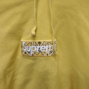 Supreme bandana box logo